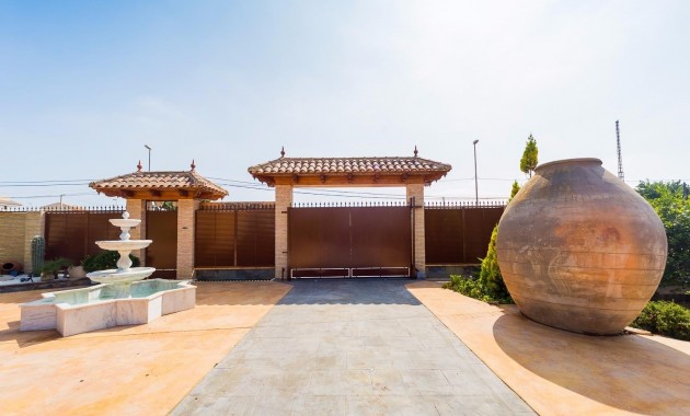 Herverkoop - Country Property -
Almoradi - Almoradi - Town