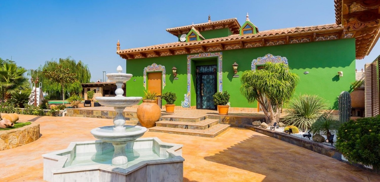 Herverkoop - Country Property -
Almoradi - Almoradi - Town