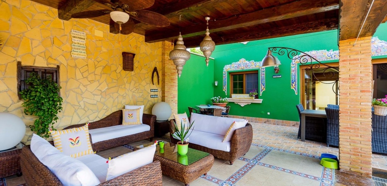 Herverkoop - Country Property -
Almoradi - Almoradi - Town