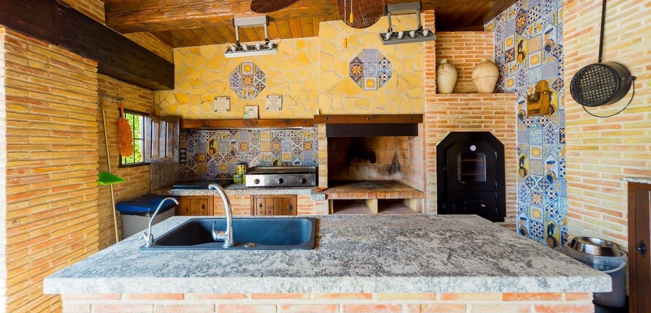 Herverkoop - Country Property -
Almoradi - Almoradi - Town