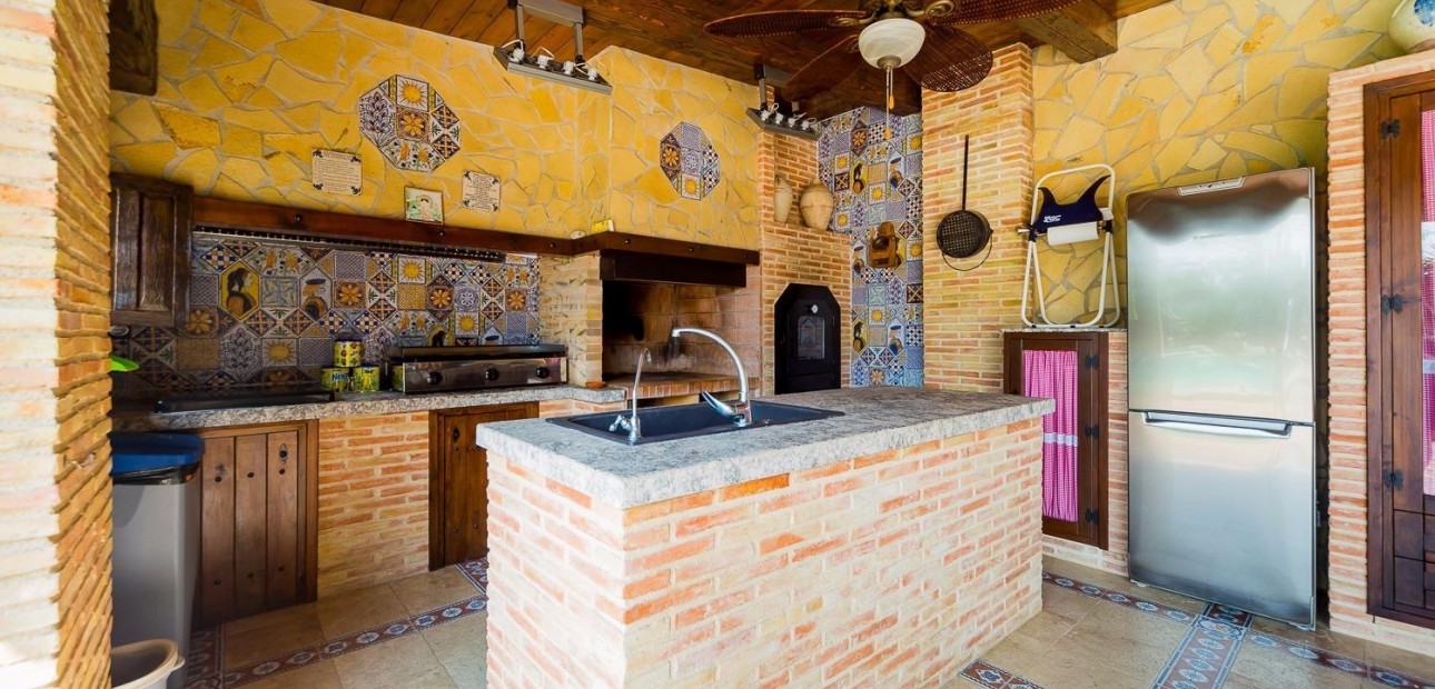 Herverkoop - Country Property -
Almoradi - Almoradi - Town