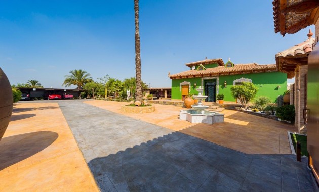 Herverkoop - Country Property -
Almoradi - Almoradi - Town