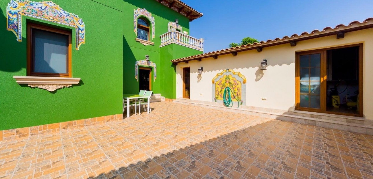 Herverkoop - Country Property -
Almoradi - Almoradi - Town