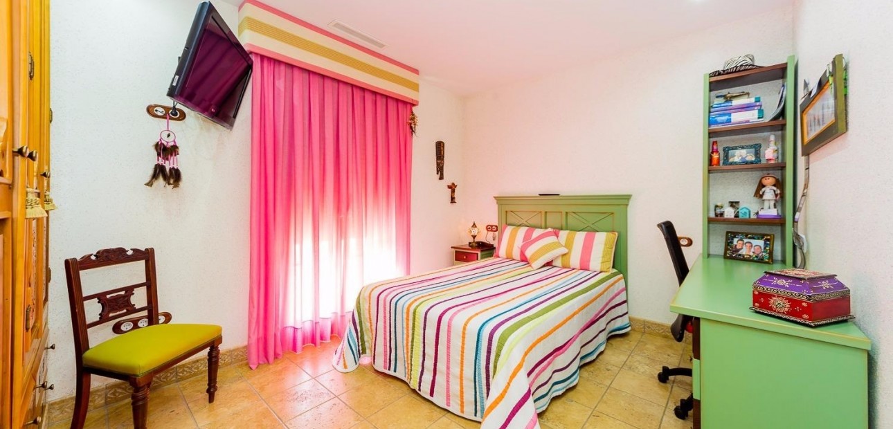 Herverkoop - Country Property -
Almoradi - Almoradi - Town