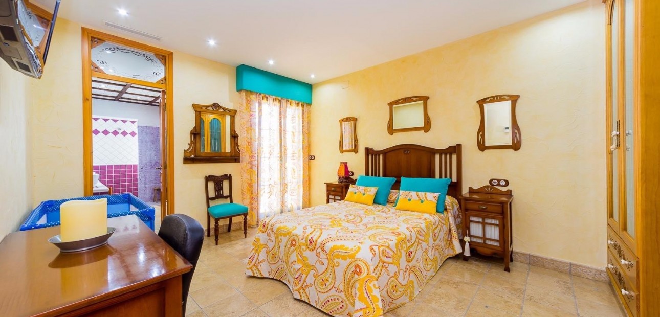 Herverkoop - Country Property -
Almoradi - Almoradi - Town