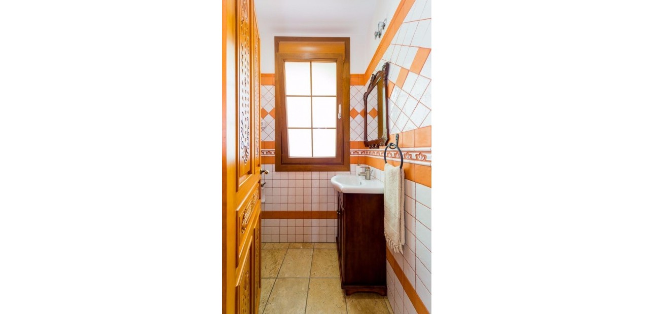 Herverkoop - Country Property -
Almoradi - Almoradi - Town