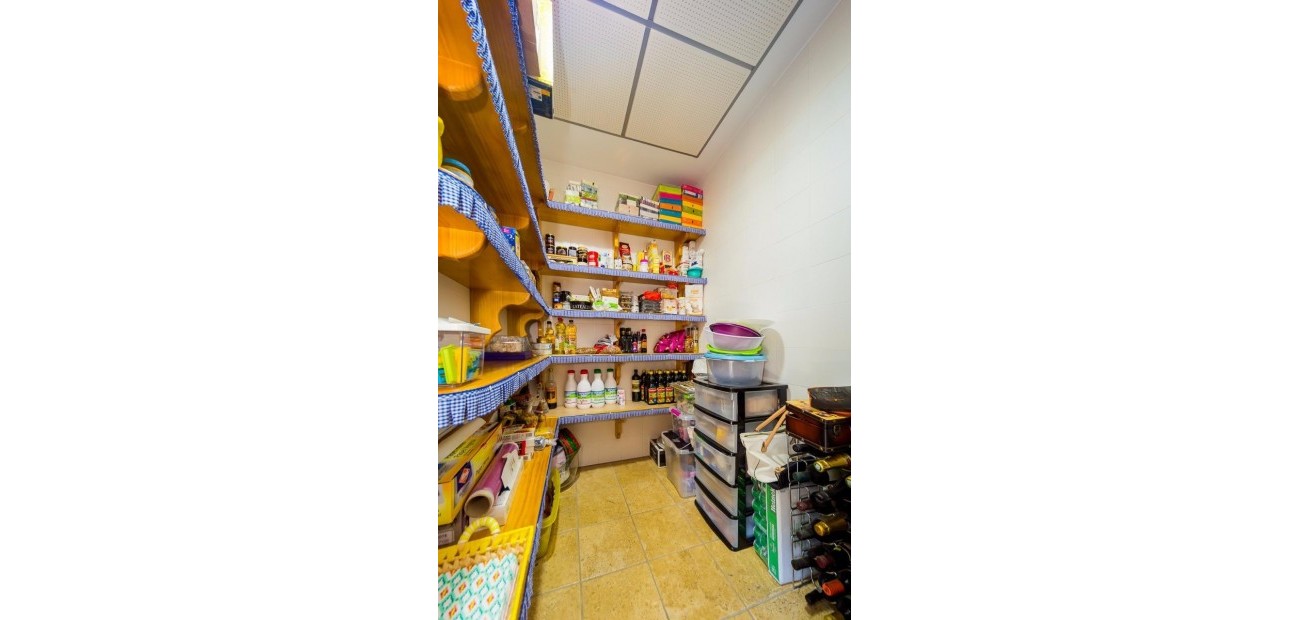 Herverkoop - Country Property -
Almoradi - Almoradi - Town