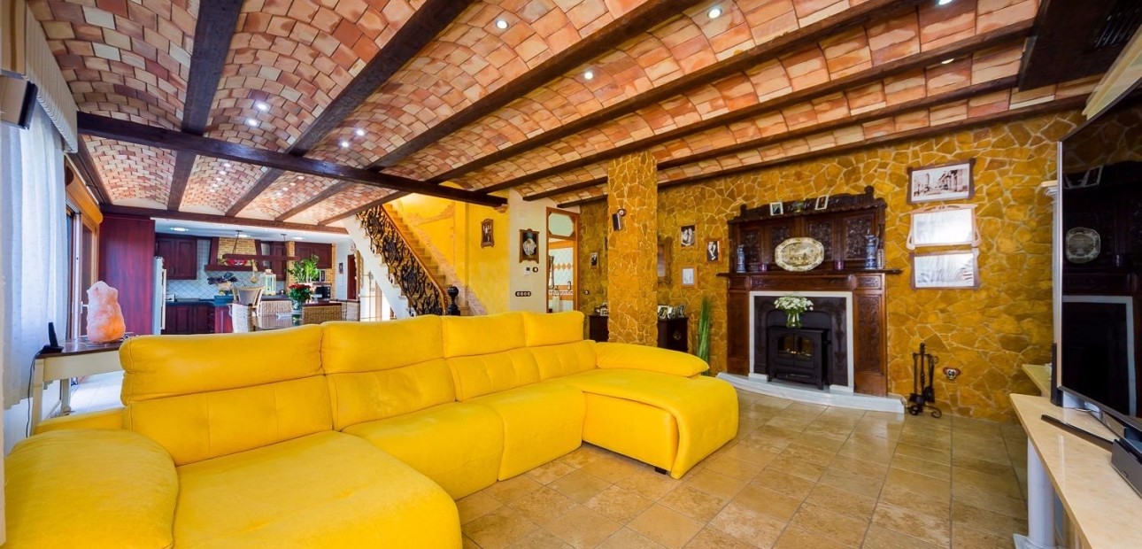 Herverkoop - Country Property -
Almoradi - Almoradi - Town
