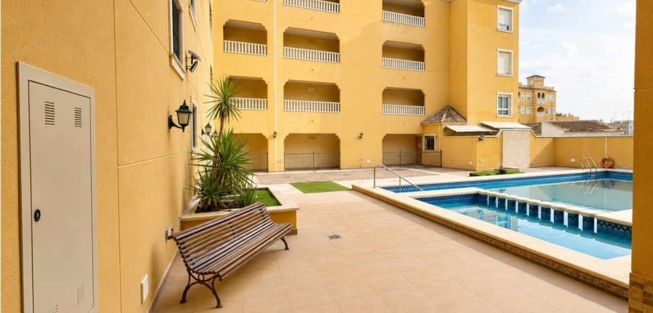 Herverkoop - Appartement / flat -
Almoradi - Almoradi - Town