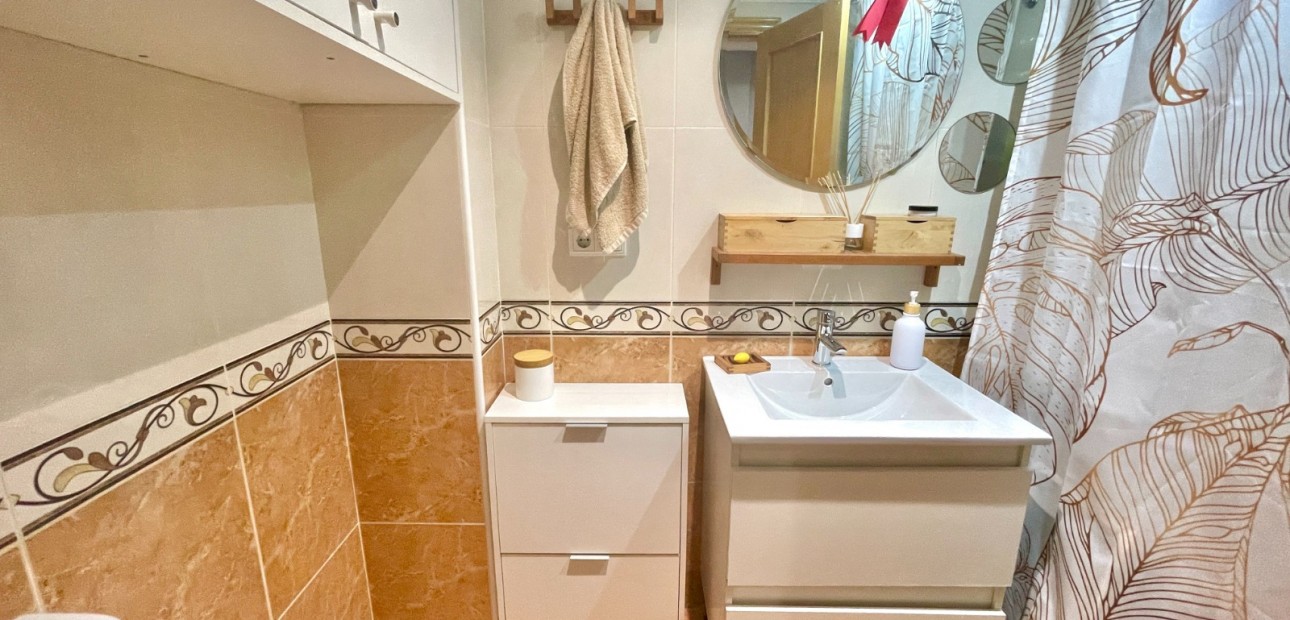 Herverkoop - Appartement / flat -
Almoradi - Almoradi - Town