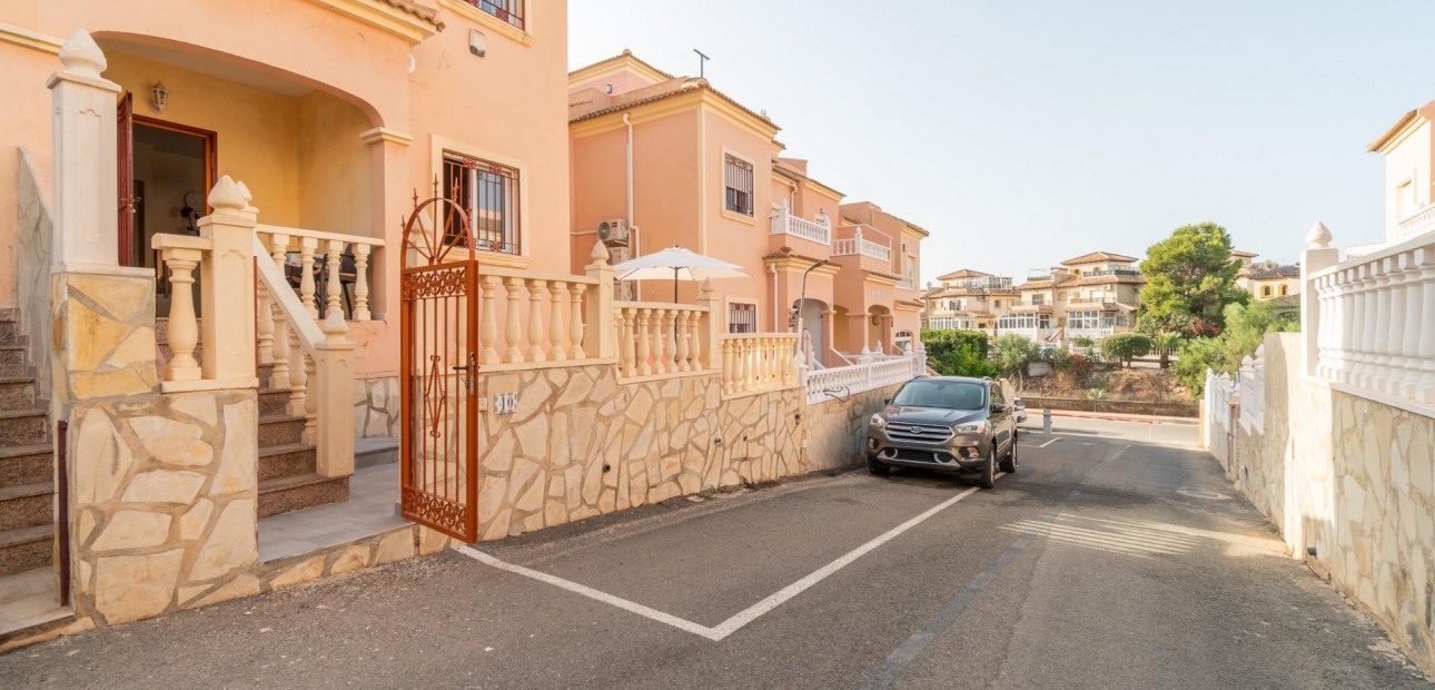 Herverkoop - Terraced house -
Orihuela Costa - La Zenia