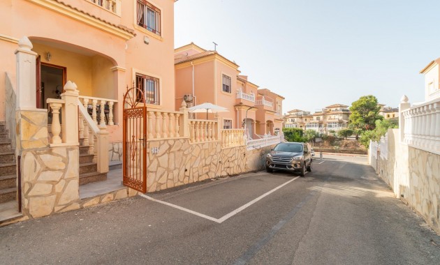 Herverkoop - Terraced house -
Orihuela Costa - La Zenia
