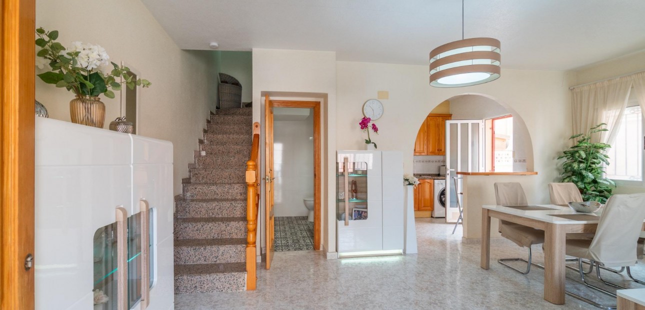 Herverkoop - Terraced house -
Orihuela Costa - La Zenia