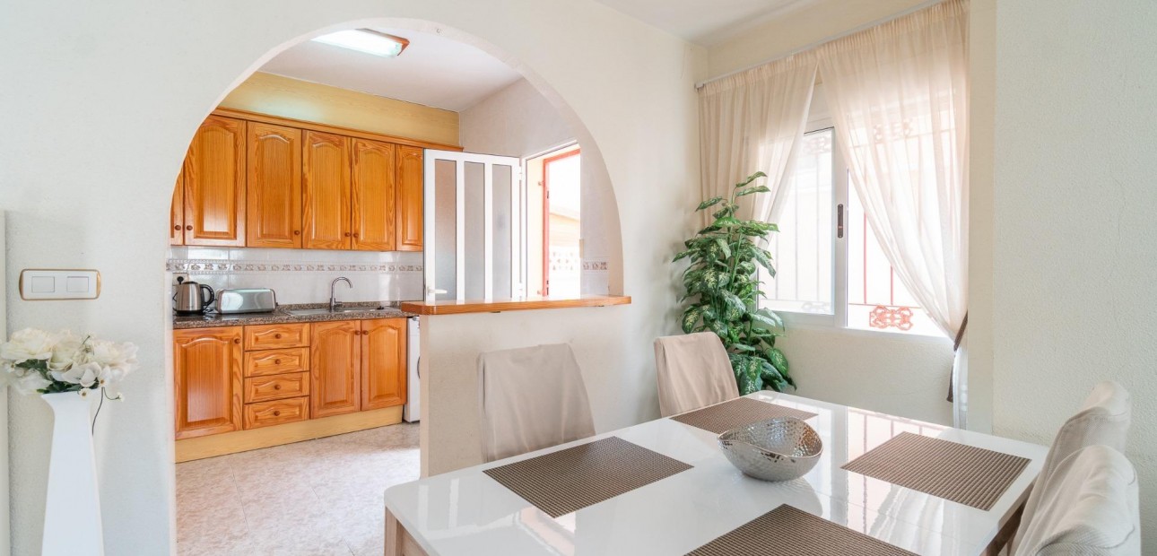 Herverkoop - Terraced house -
Orihuela Costa - La Zenia