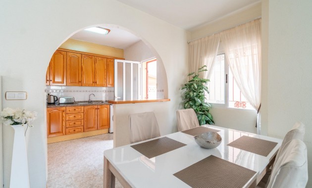 Herverkoop - Terraced house -
Orihuela Costa - La Zenia