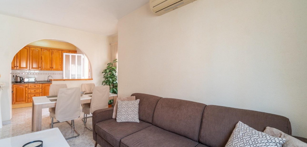 Herverkoop - Terraced house -
Orihuela Costa - La Zenia