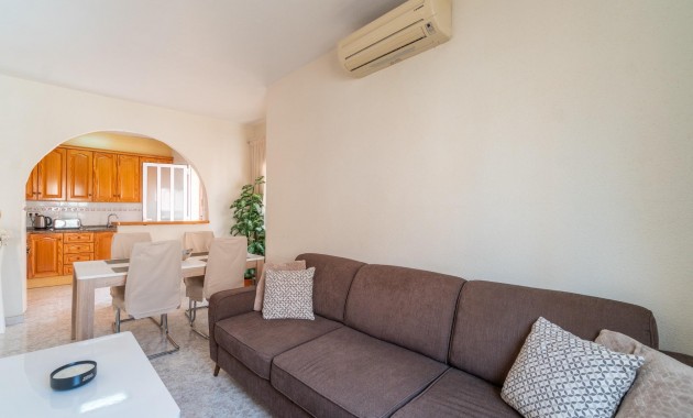 Herverkoop - Terraced house -
Orihuela Costa - La Zenia