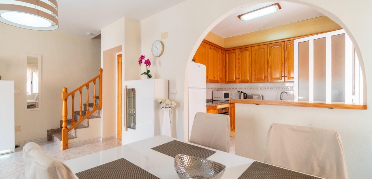 Herverkoop - Terraced house -
Orihuela Costa - La Zenia