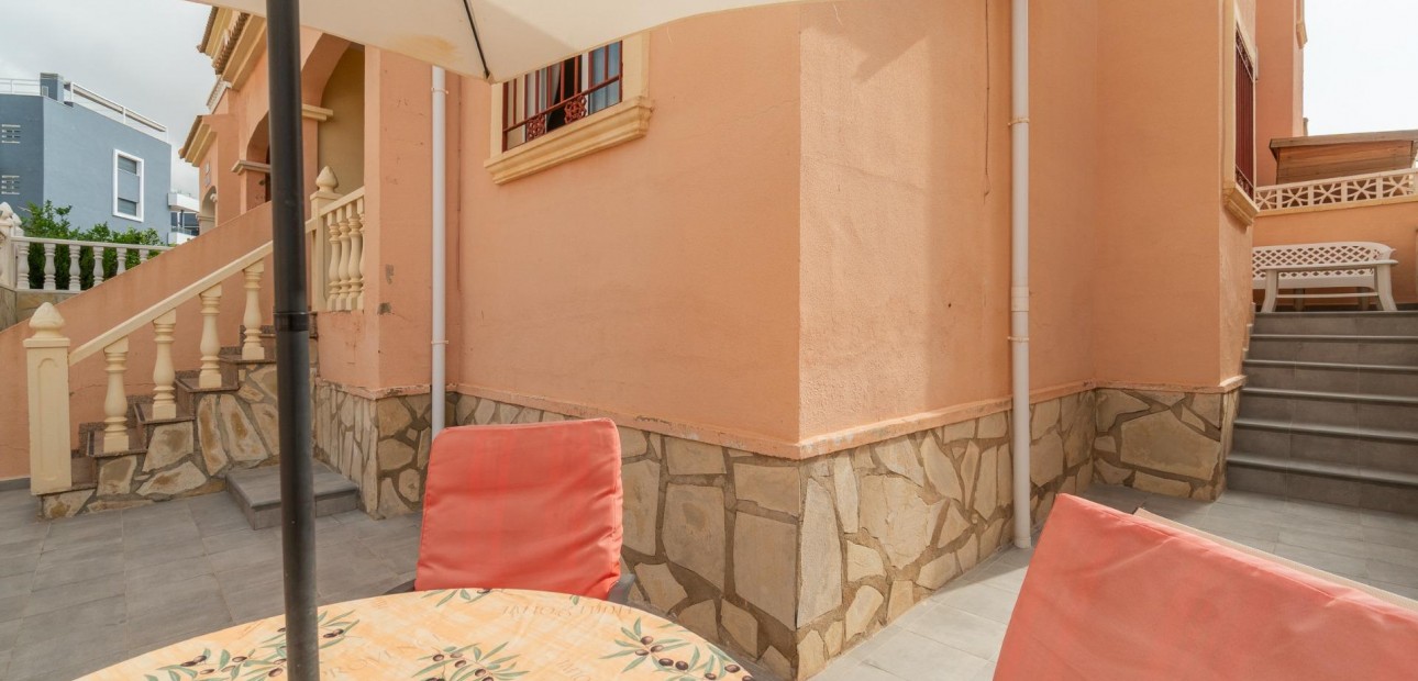 Herverkoop - Terraced house -
Orihuela Costa - La Zenia
