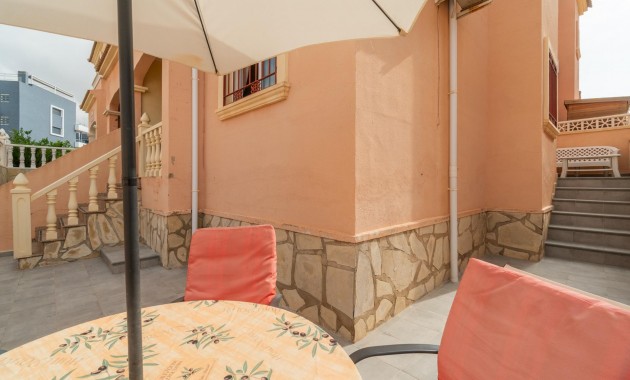 Herverkoop - Terraced house -
Orihuela Costa - La Zenia