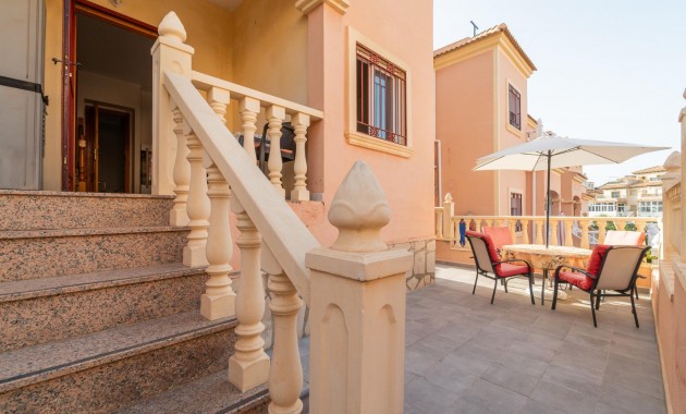 Herverkoop - Terraced house -
Orihuela Costa - La Zenia