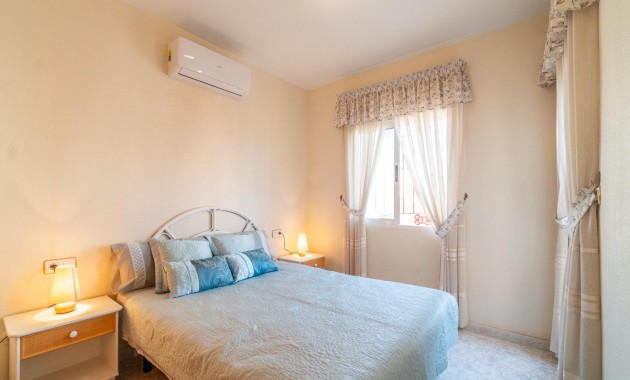 Herverkoop - Terraced house -
Orihuela Costa - La Zenia