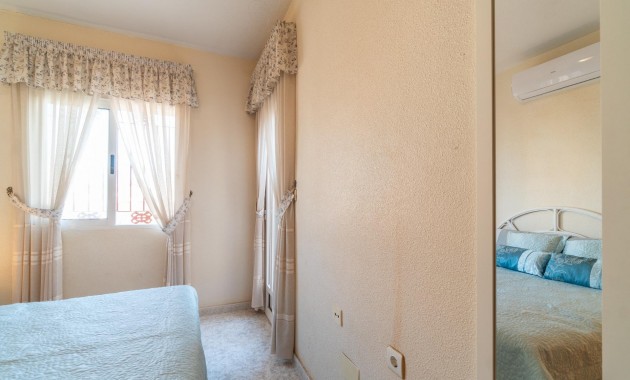 Herverkoop - Terraced house -
Orihuela Costa - La Zenia