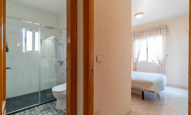 Herverkoop - Terraced house -
Orihuela Costa - La Zenia