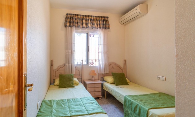 Herverkoop - Terraced house -
Orihuela Costa - La Zenia