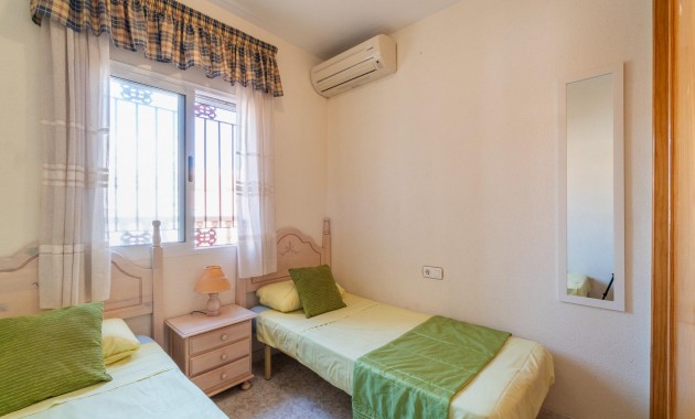 Herverkoop - Terraced house -
Orihuela Costa - La Zenia