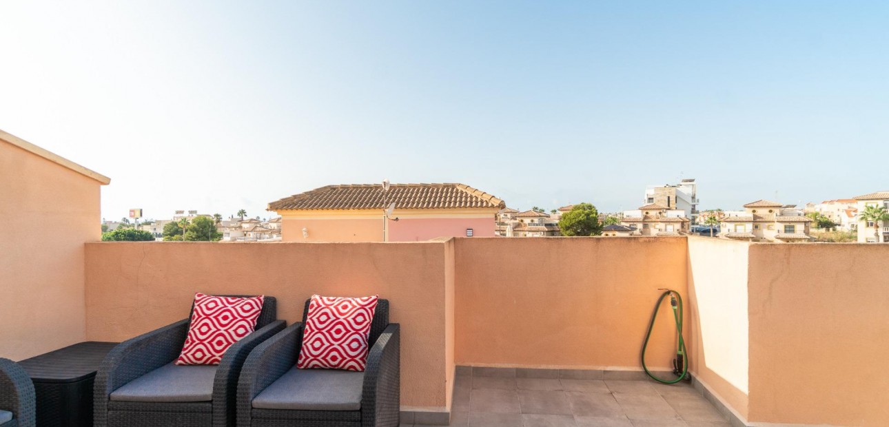 Herverkoop - Terraced house -
Orihuela Costa - La Zenia