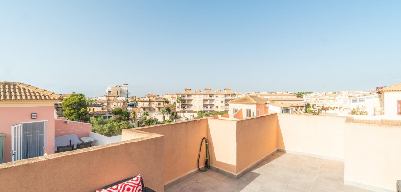 Herverkoop - Terraced house -
Orihuela Costa - La Zenia