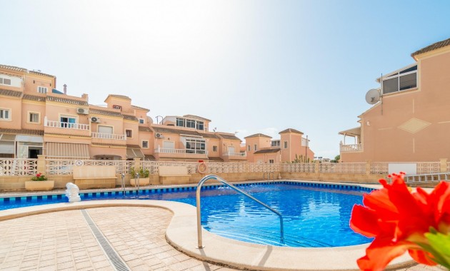Herverkoop - Terraced house -
Orihuela Costa - La Zenia