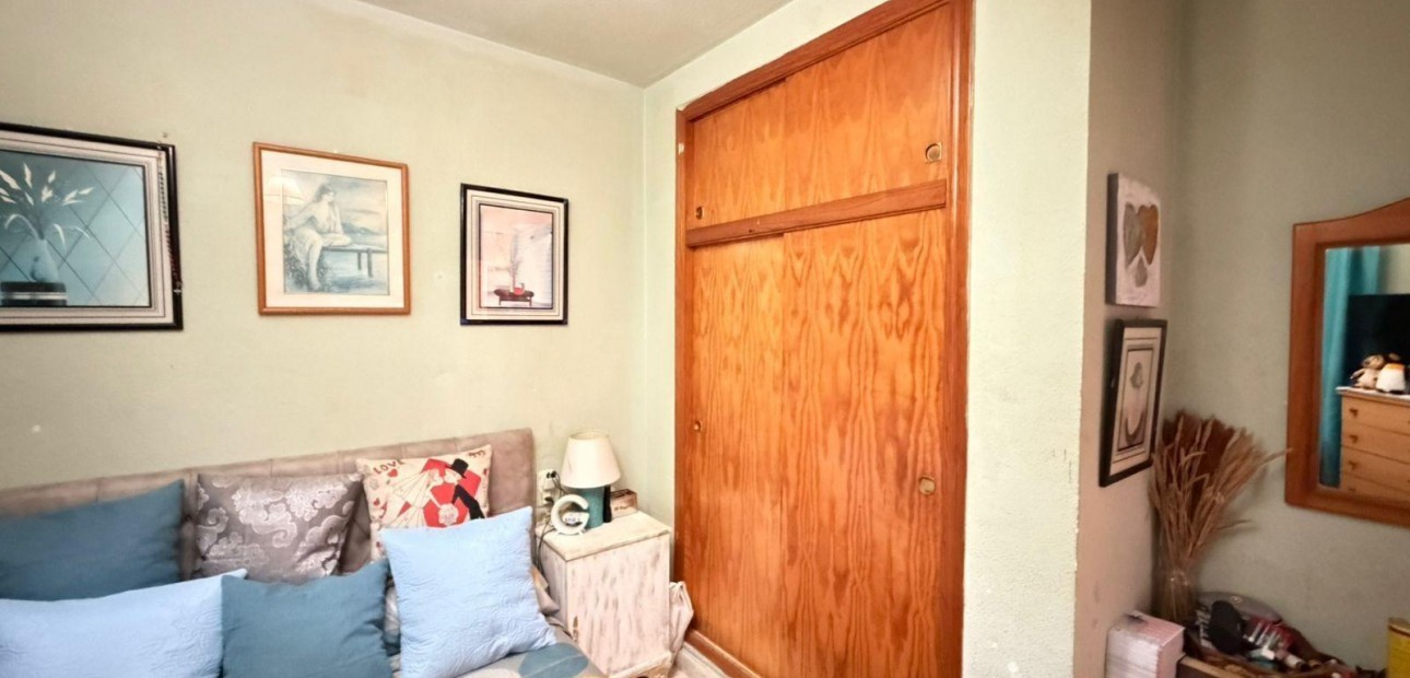 Herverkoop - Appartement / flat -
Torrevieja - Acequion