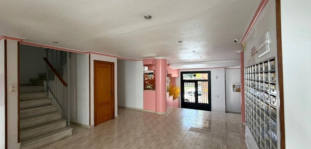 Herverkoop - Appartement / flat -
Torrevieja - Acequion