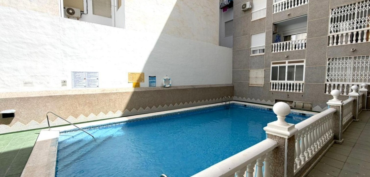 Herverkoop - Appartement / flat -
Torrevieja - Acequion