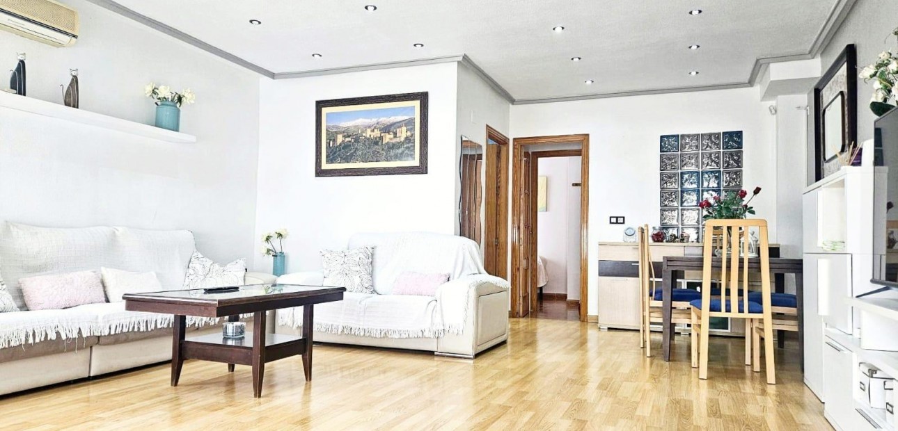 Herverkoop - Villa -
Torrevieja - Los balcones