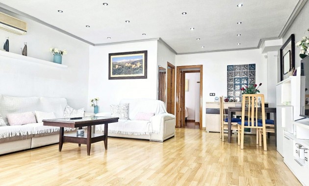 Herverkoop - Villa -
Torrevieja - Los balcones