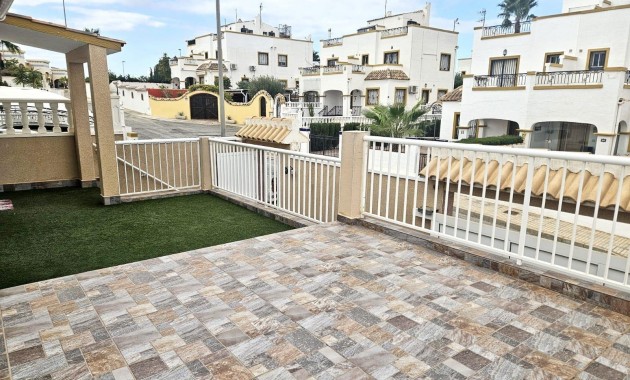 Herverkoop - Villa -
Torrevieja - Los balcones