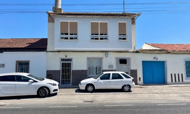 Herverkoop - Herenhuis -
Almoradi - Almoradi - Town