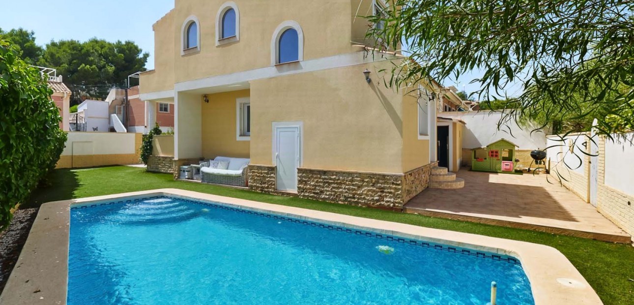 Herverkoop - Detached Villa -
Pinar de Campoverde - Pinar de Campoverde - Village