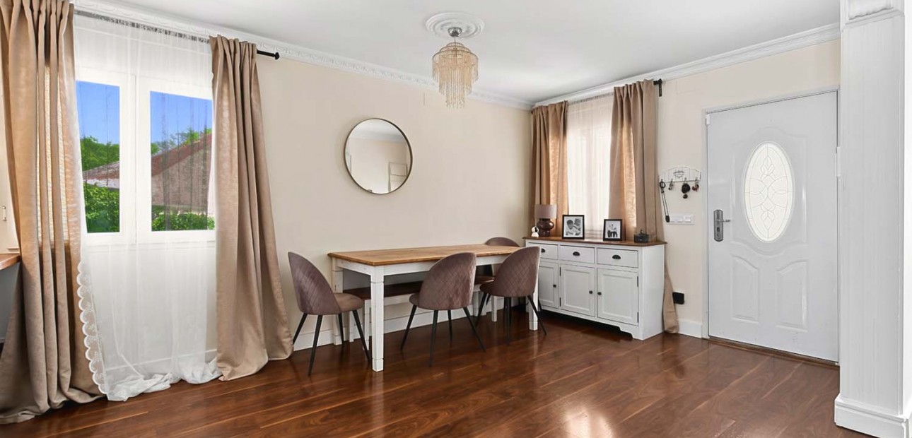Herverkoop - Detached Villa -
Pinar de Campoverde - Pinar de Campoverde - Village