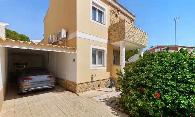 Herverkoop - Detached Villa -
Pinar de Campoverde - Pinar de Campoverde - Village