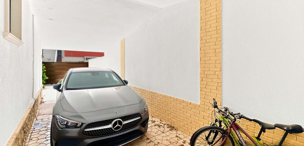 Herverkoop - Detached Villa -
Pinar de Campoverde - Pinar de Campoverde - Village