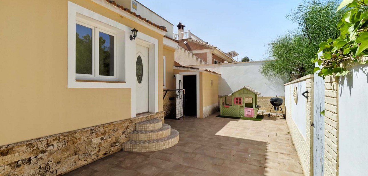 Herverkoop - Detached Villa -
Pinar de Campoverde - Pinar de Campoverde - Village