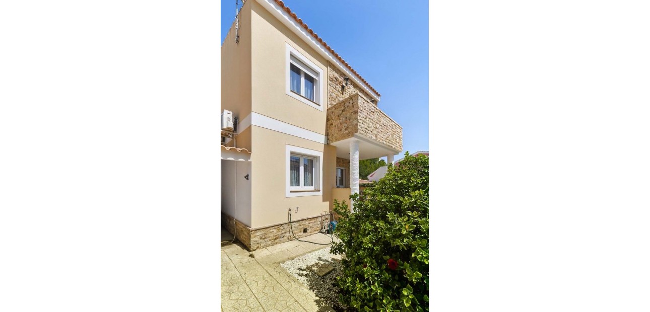 Herverkoop - Detached Villa -
Pinar de Campoverde - Pinar de Campoverde - Village