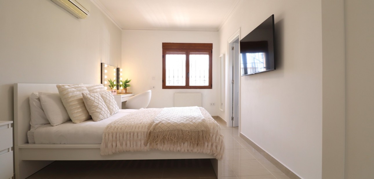 Herverkoop - Detached Villa -
Algorfa - Lomas de La Juliana