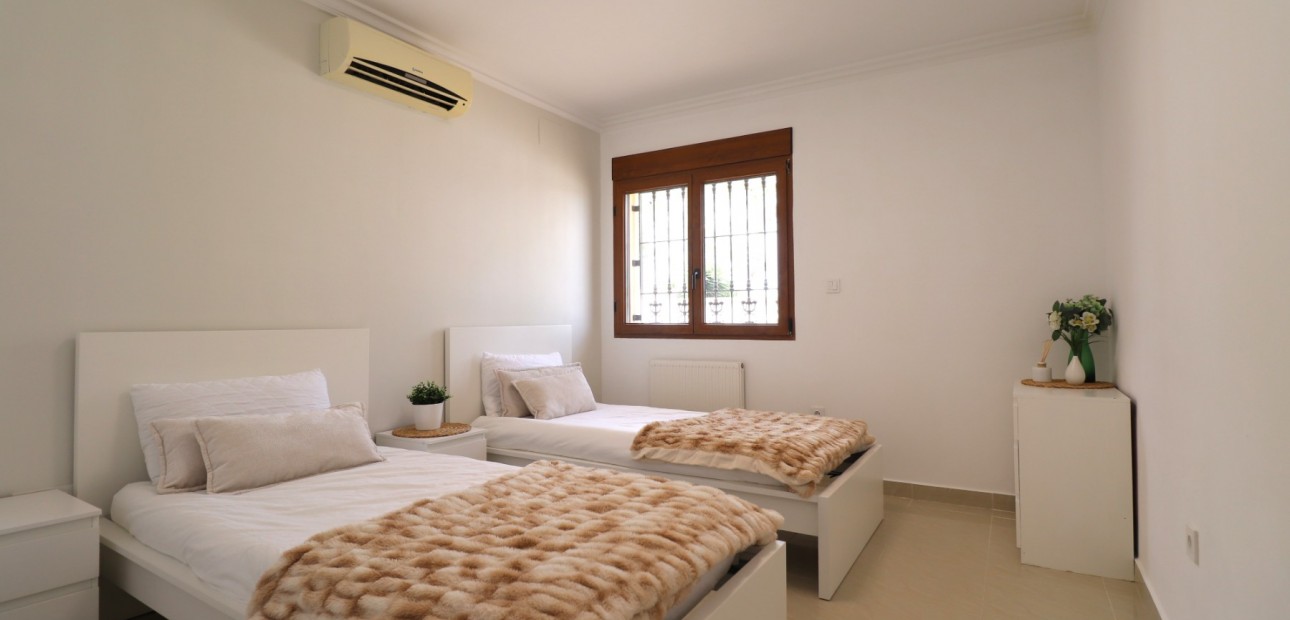 Herverkoop - Detached Villa -
Algorfa - Lomas de La Juliana
