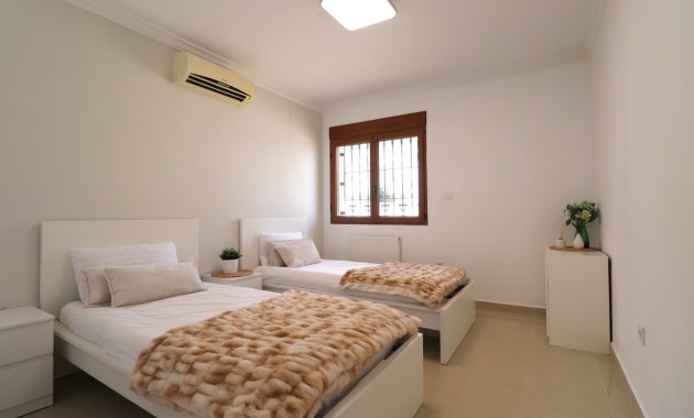 Herverkoop - Detached Villa -
Algorfa - Lomas de La Juliana