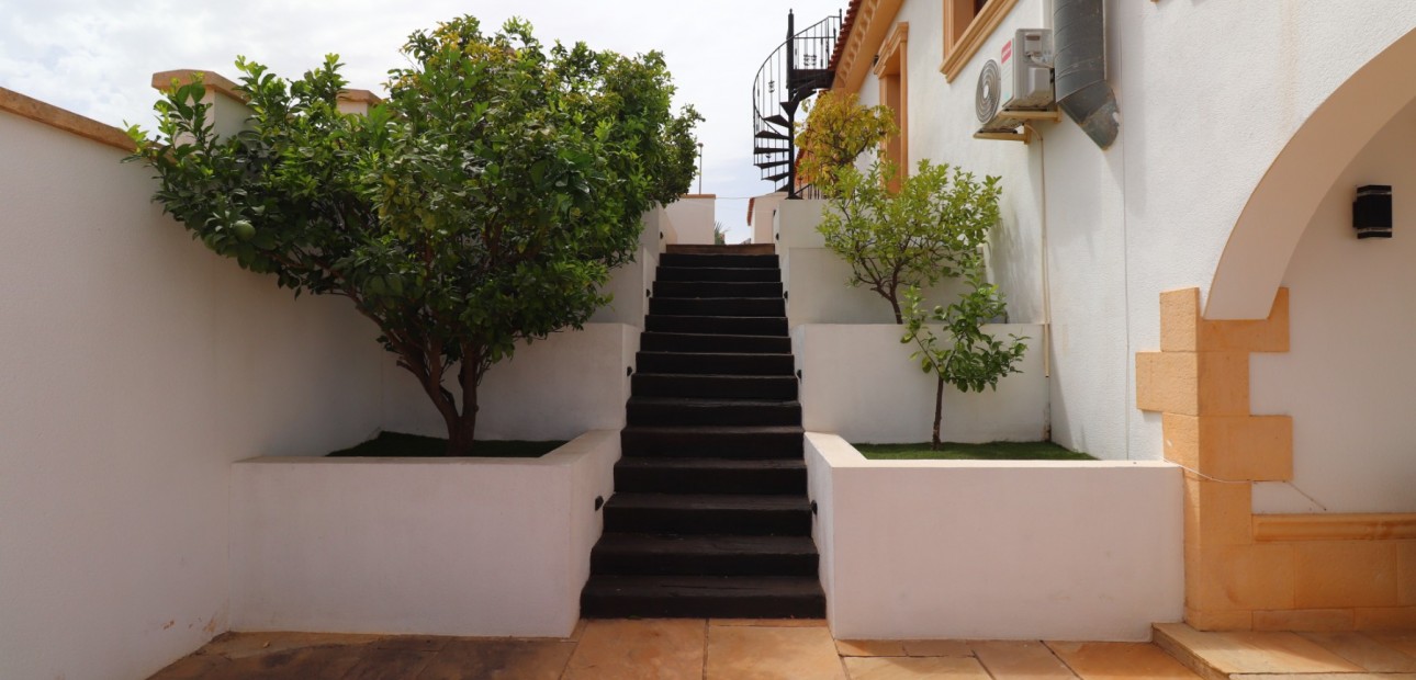 Herverkoop - Detached Villa -
Algorfa - Lomas de La Juliana